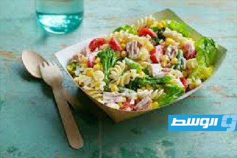 سلطة تونة بالذرة والمعكرونة