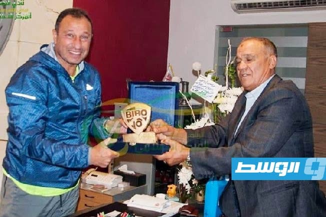 عبدالسلام الشابي يقود تحضيرات بطولة شمال أفريقيا للمواي بوران في بنغازي