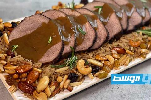 رول اللحم بالأرز والمكسرات