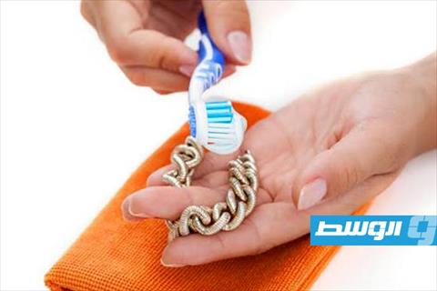 3 مكونات من مطبخك لتلميع المصوغات الذهبية واستعادة بريقها
