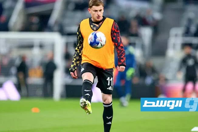 نيوكاسل يؤمِّن بقاء هارفي بارنز بعقد طويل الأمد قبل انطلاق الموسم الجديد