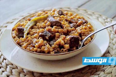 معكرونة جارية بمكعبات اللحم