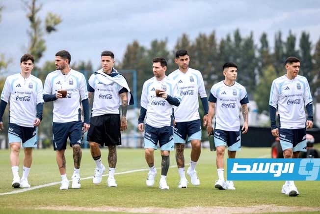 الإصابات تربك حسابات الأرجنتين قبل المونديال.. سكالوني يواجه سباقاً مع الزمن للحفاظ على اللقب